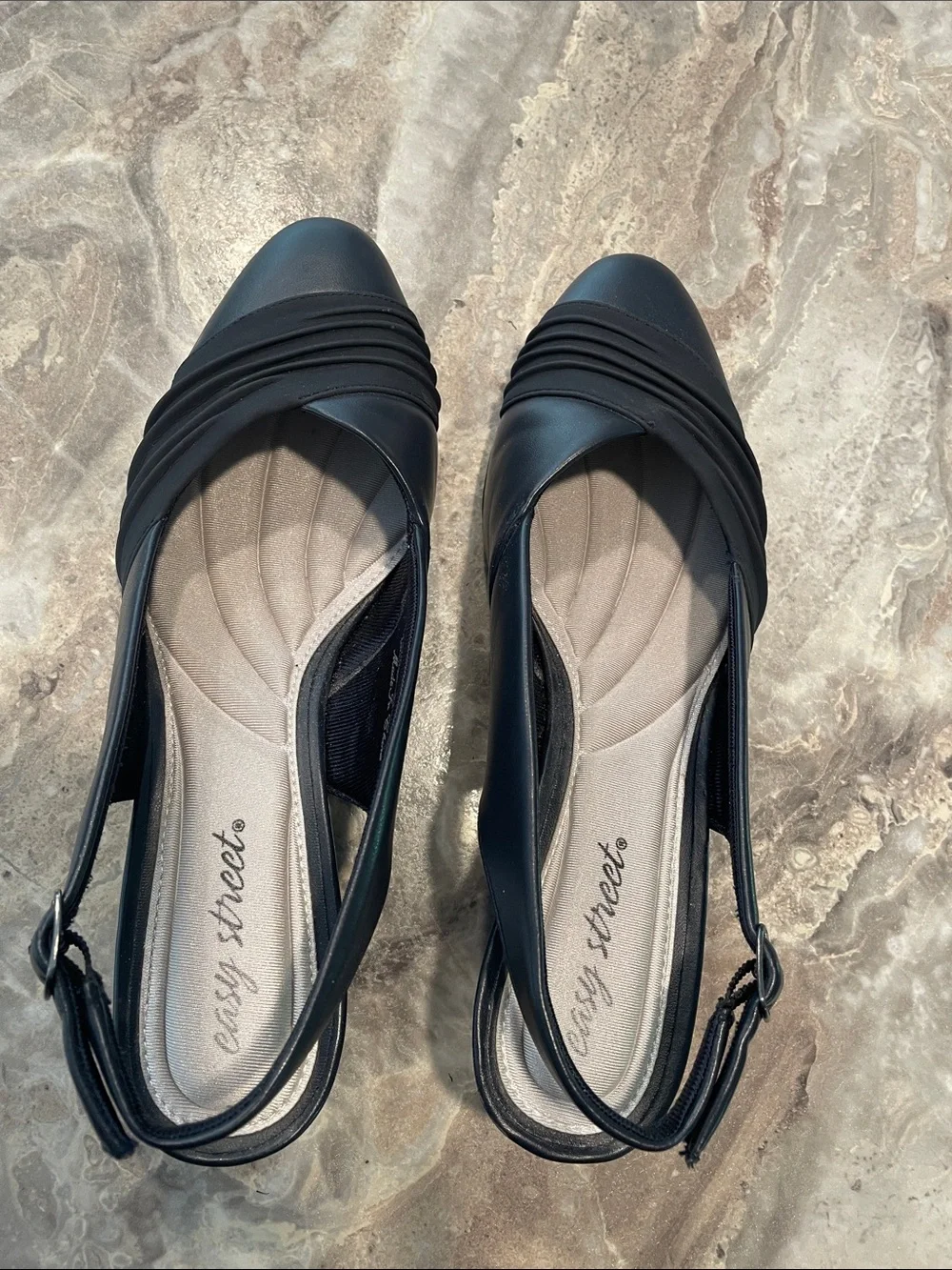 easy street women’s Slingbacks Navy
Sz 9 - Picture 2 of 13
